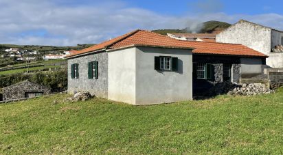 Casa / Villa T2 em Velas (São Jorge) de 90 m²