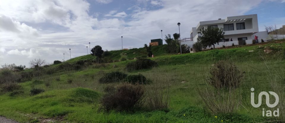 Land in Mexilhoeira Grande of 700 m²