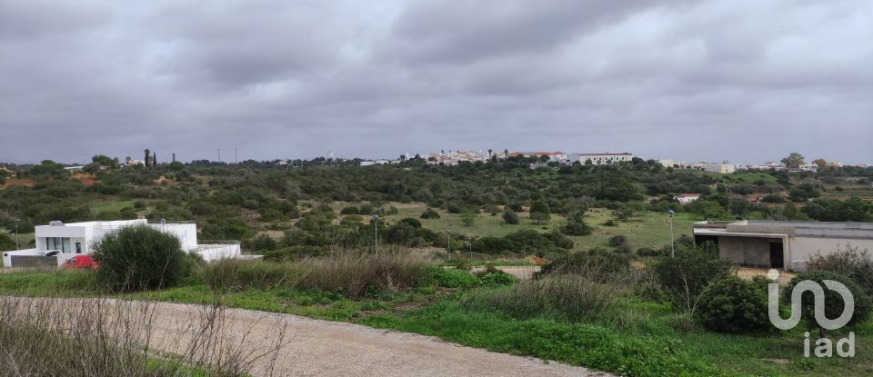 Land in Mexilhoeira Grande of 700 m²