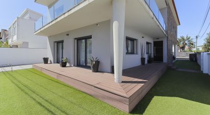 House T7 in Costa da Caparica of 380 m²