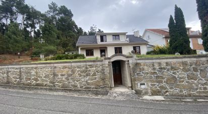 Casa de aldeia T3 em Vila e Roussas de 202 m²