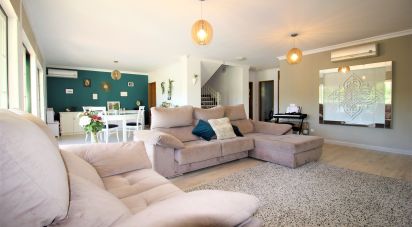 Maison T3 à Quarteira de 196 m²