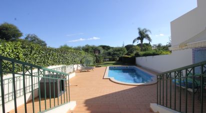 Maison T3 à Quarteira de 196 m²