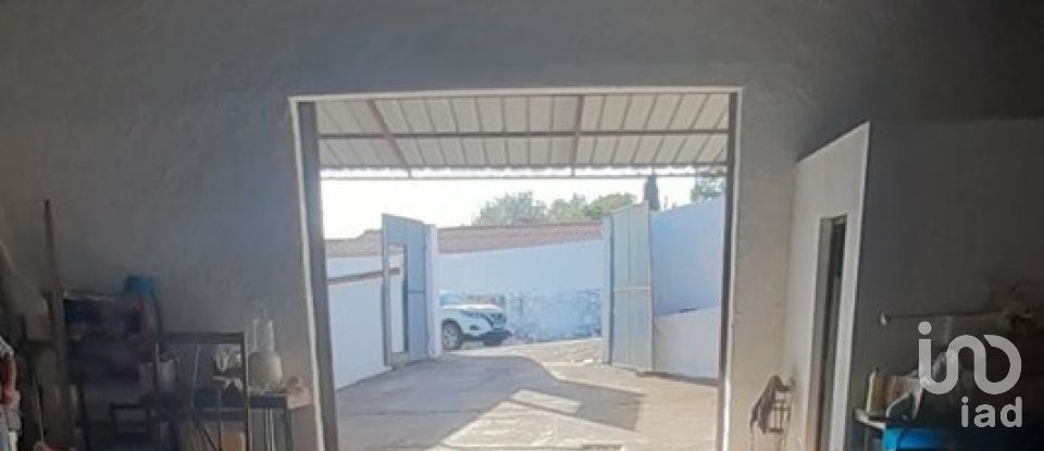 Parking/garage/box à Brinches de 98 m²