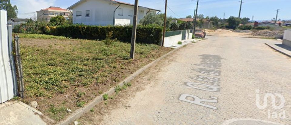 Building plot in Santa Maria da Feira, Travanca, Sanfins e Espargo of 984 m²