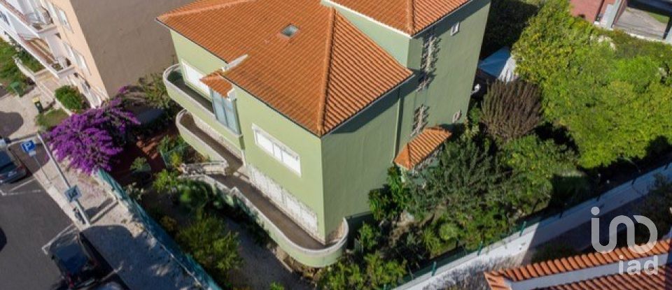 House T5 in Avenidas Novas of 550 m²