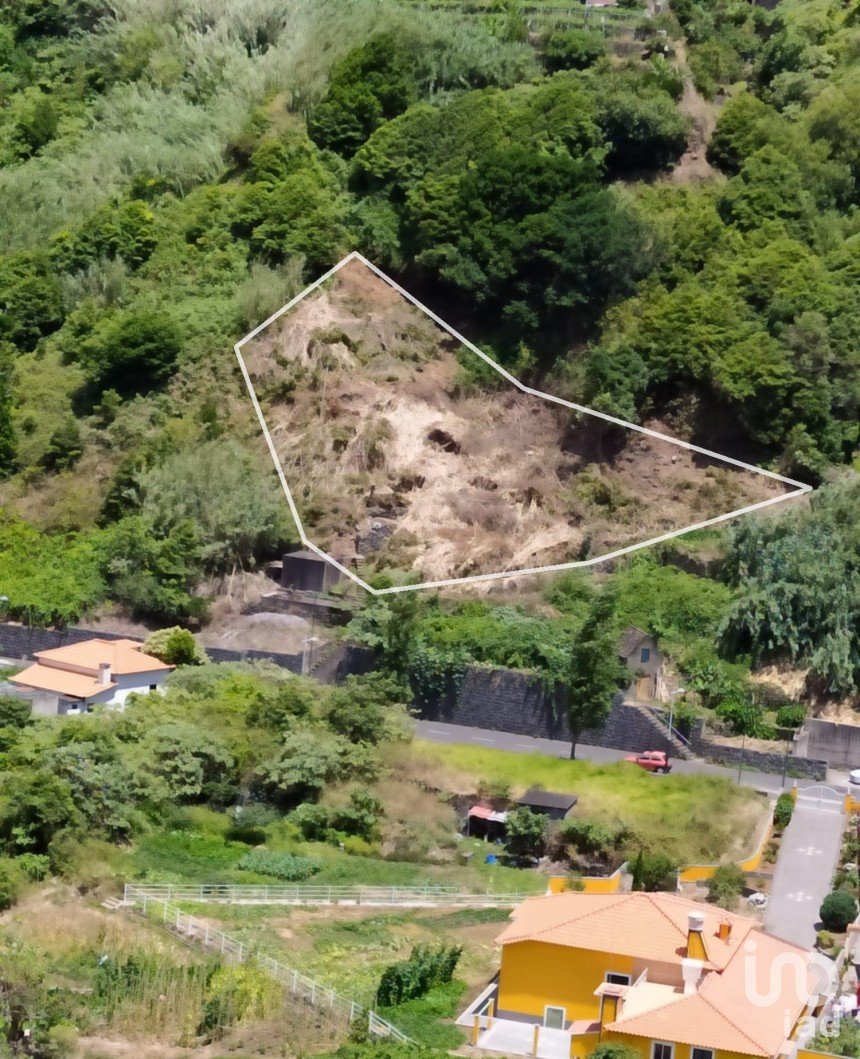 Terreno em São Vicente de 1 500 m²