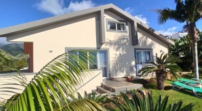 House T5 in Calheta of 266 m²