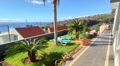 House T5 in Calheta of 266 m²