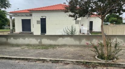 Maison T3 à Meia Via de 197 m²