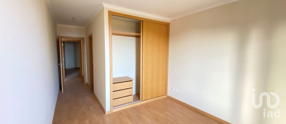 Apartment T2 in Caniço of 117 m²