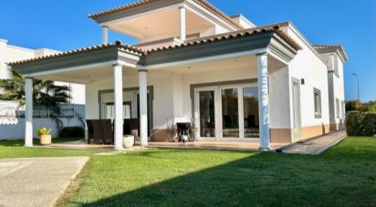 Maison T4 à Porches de 497 m²