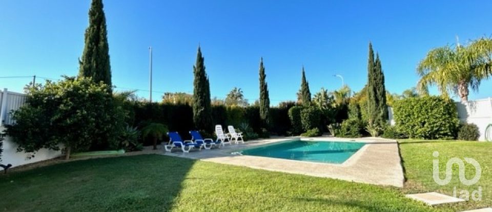 Maison T4 à Porches de 497 m²