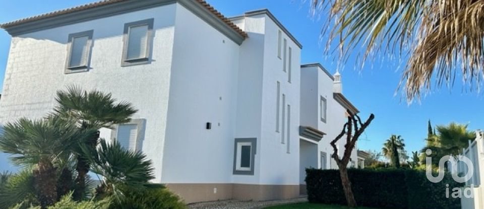 Maison T4 à Porches de 497 m²