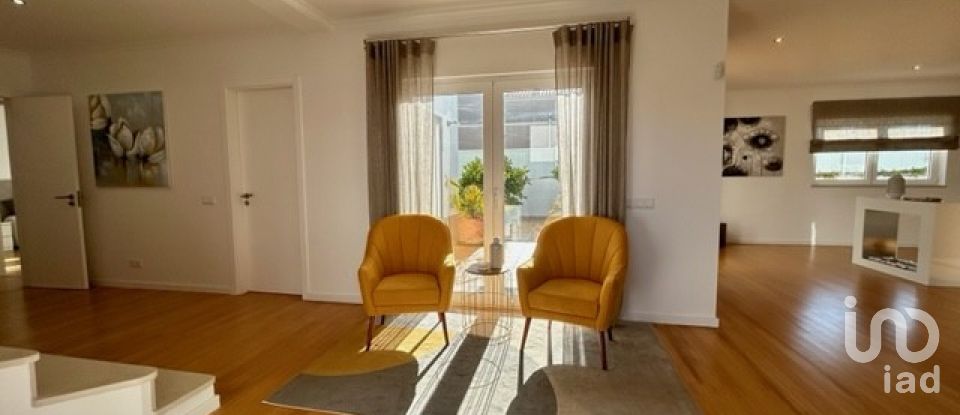 Maison T4 à Porches de 497 m²