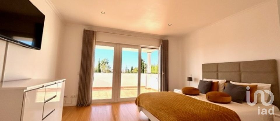 Maison T4 à Porches de 497 m²