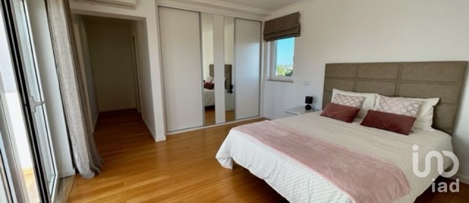 Maison T4 à Porches de 497 m²