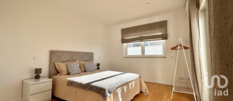 Maison T4 à Porches de 497 m²