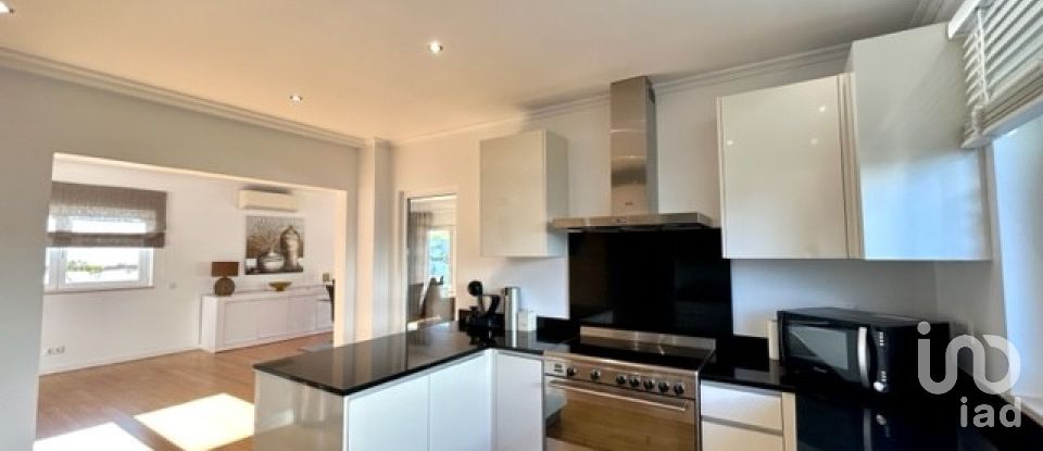 Maison T4 à Porches de 497 m²