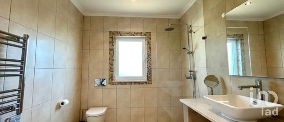 Maison T4 à Porches de 497 m²