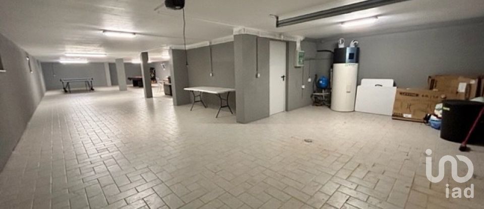 Maison T4 à Porches de 497 m²