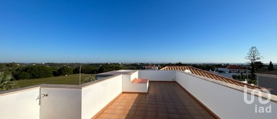 Maison T4 à Porches de 497 m²