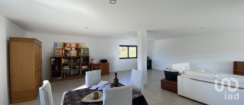 House T3 in Oiã of 214 m²