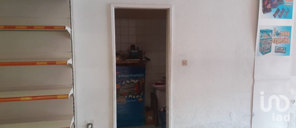 Boutique/Local commercial à Campanhã de 111 m²