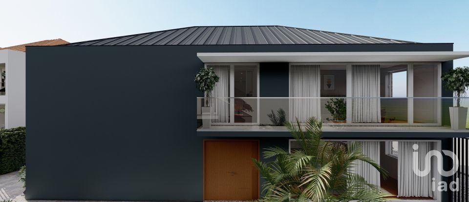 House T3 in Matosinhos e Leça da Palmeira of 360 m²