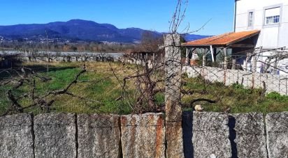 Terrain à bâtir à Ganfei de 950 m²
