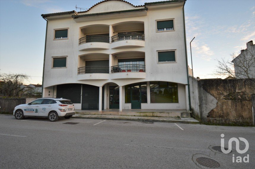 Murs commerciaux à Avelar de 157 m²