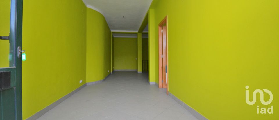 Murs commerciaux à Avelar de 157 m²