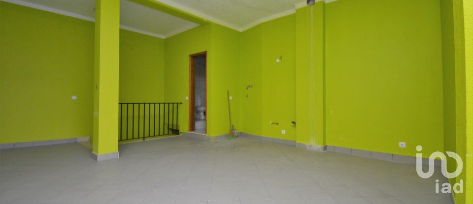 Murs commerciaux à Avelar de 157 m²