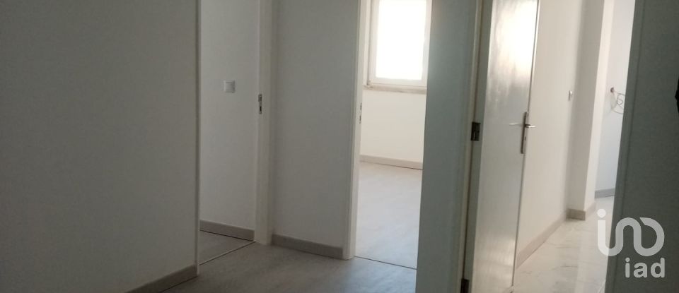 Apartment T2 in Queluz e Belas of 86 m²