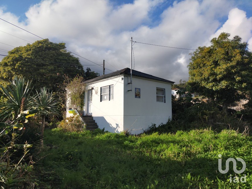 House T1 in Lajes do Pico of 54 m²