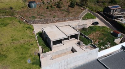 House T3 in Prazeres of 965 m²