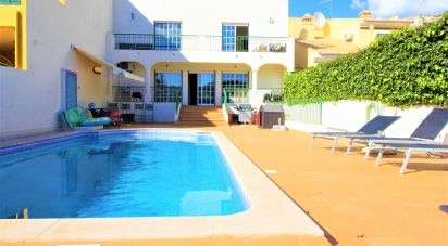 Maison T3 à Quarteira de 196 m²