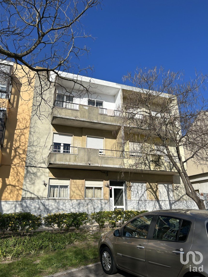 Block of flats in Pontinha e Famões of 400 m²