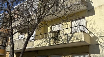 Bâtiment à Pontinha e Famões de 400 m²