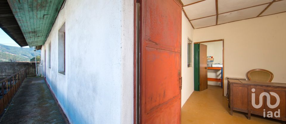 Commercial walls in Vila Nova do Ceira of 579 m²