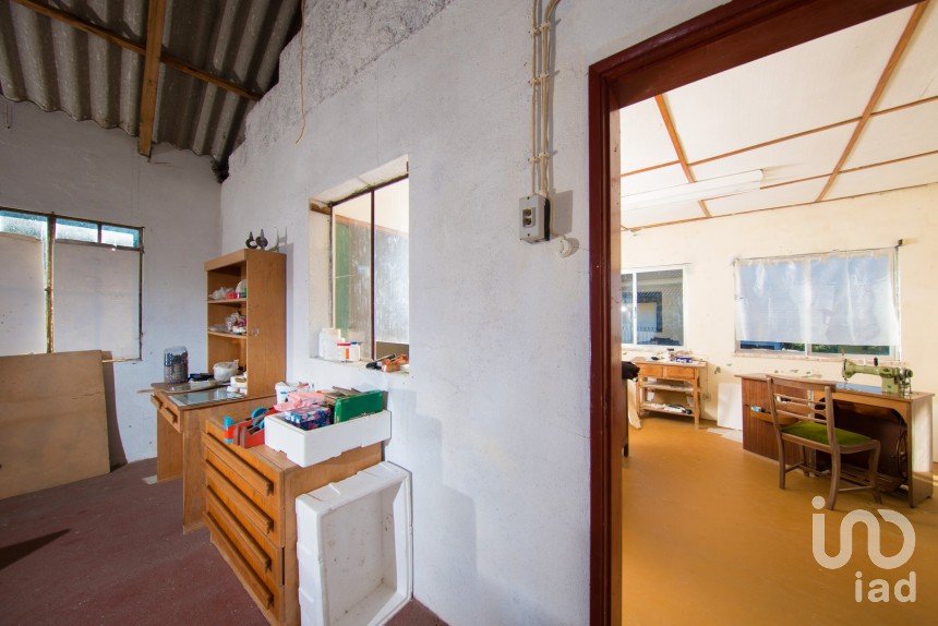 Commercial walls in Vila Nova do Ceira of 579 m²