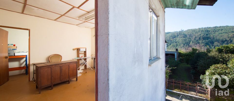 Commercial walls in Vila Nova do Ceira of 579 m²