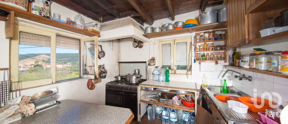 Commercial walls in Vila Nova do Ceira of 579 m²