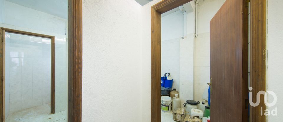 Commercial walls in Vila Nova do Ceira of 579 m²