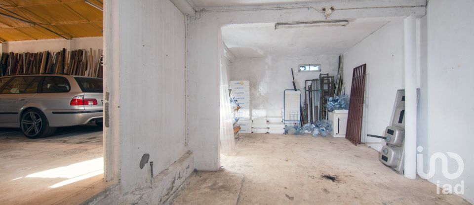 Commercial walls in Vila Nova do Ceira of 579 m²