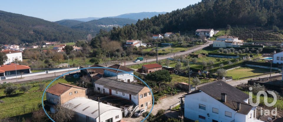 Commercial walls in Vila Nova do Ceira of 579 m²