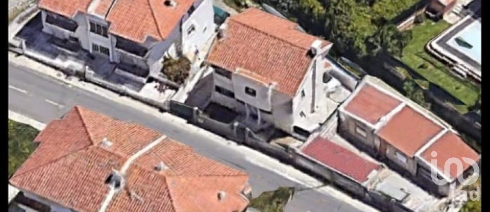 Lodge T3 in Porto Salvo of 215 m²