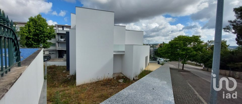 House T5 in Leiria, Pousos, Barreira e Cortes of 300 m²