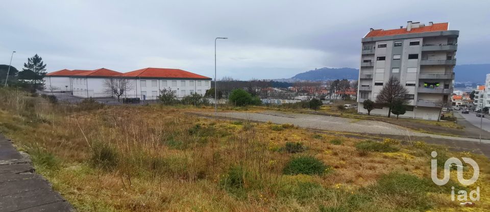 Land in Darque of 221 m²