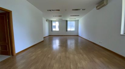 Bureaux à Algés, Linda-a-Velha e Cruz Quebrada-Dafundo de 84 m²